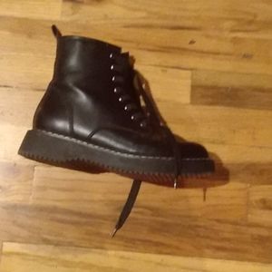 1 inch platform boots